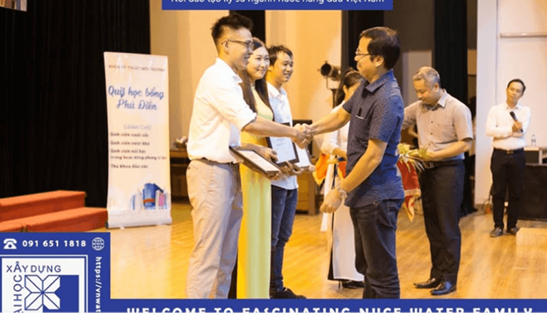 Góc sinh viên tiêu biểu: XÂY DỰNG SỰ NGHIỆP