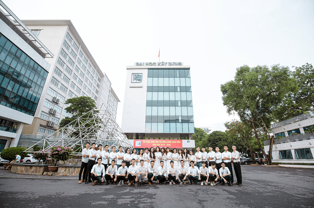 Sinh viên ngành Nước HUCE trong giờ thực hành